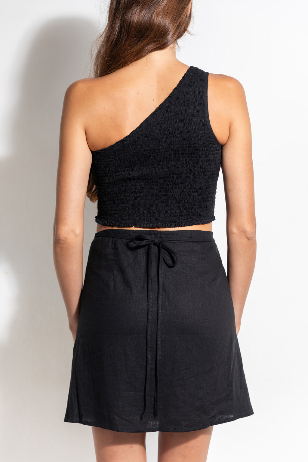 RIBBON SHORT SKIRT  Black linen