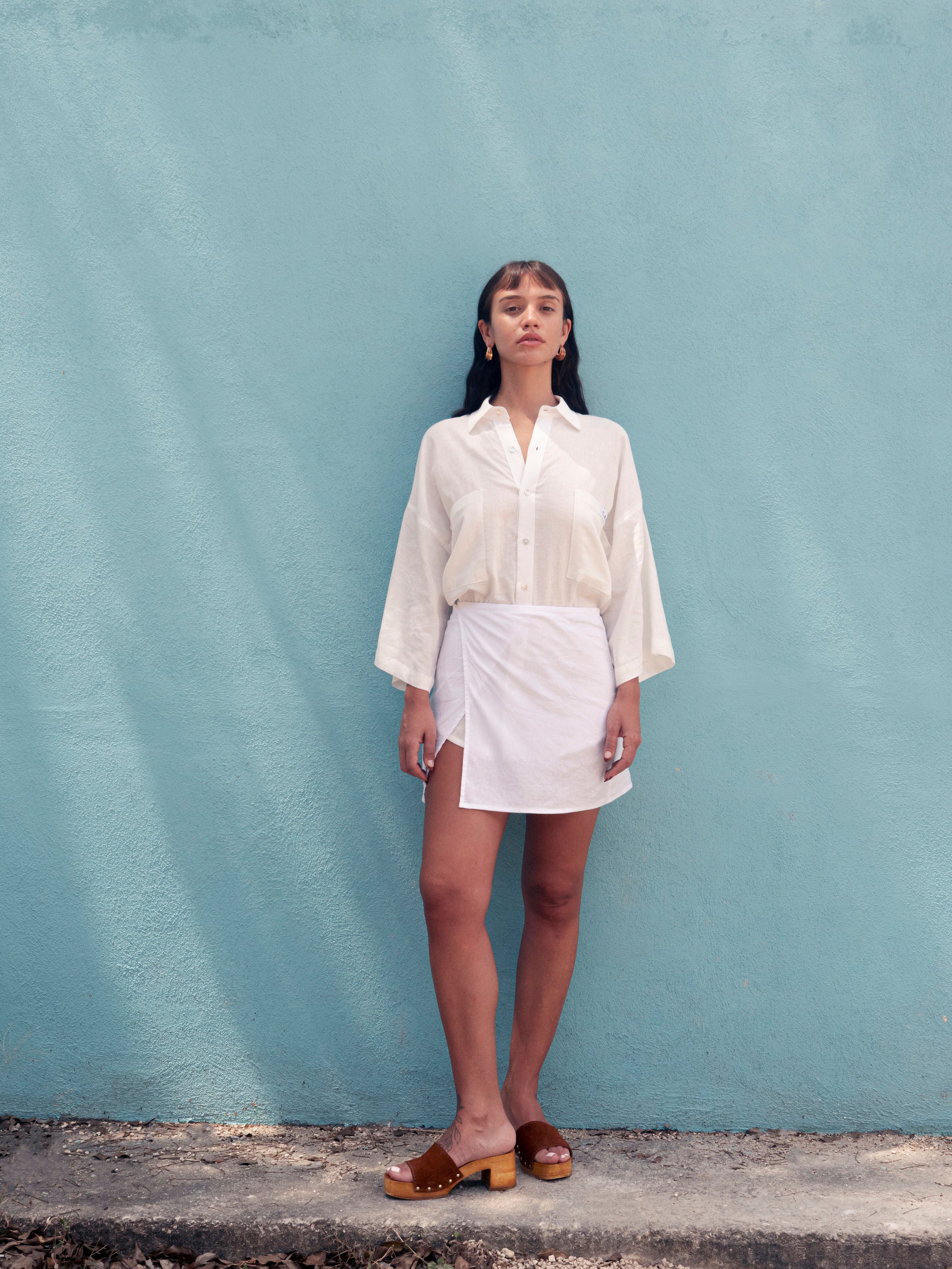 RIBBON SHORT SKIRT  White linen